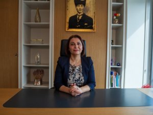 Prof. Dr. Yalçın: "Akne kalıcı izlere yol açabilir”