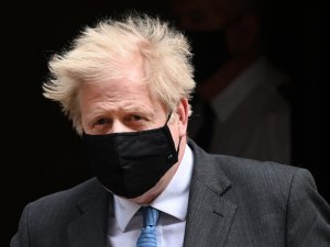 Johnson’dan İngiltere için kısıtlama sinyali
