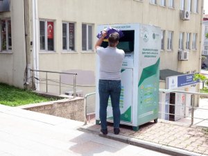 Gaziosmanpaşa’daki 2. el atık elbiseler, Afrika’da yeniden hayat buluyor