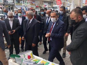 Milletvekili Arvas, Çaldıran ve Muradiye’de esnafı ziyaret etti