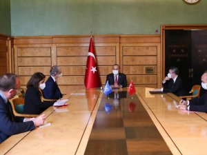 Bakan Çavuşoğlu, BM Suriye Özel Temsilcisi Pedersen ile görüştü