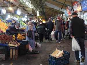 Vatandaşların kısıtlama öncesi alışveriş telaşı