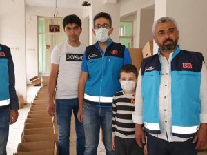 Nazilli’de bir yardım kuruluşu tarafından 300 adet gıda kolisi dağıtıldı