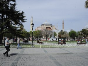 Sultanahmet esnafı pandemi öncesi günlerini arıyor