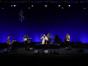 İş Sanat çevrim içi sezonunu yıldız isimlerle tamamlıyor