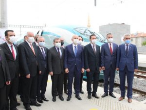 Bakan Karaismailoğlu, Konya-Karaman YHT Hattının test sürüşüne katıldı