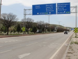 Afyonkarahisar’da beklenen araç ve yolcu yoğunluğu yaşanmadı