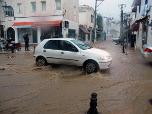 Bodrum’u taşkınlardan korumak için 25 metrelik ‘Sel kapanı’