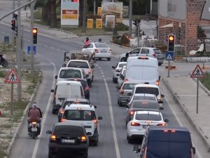 Kuşadası’nda trafik kilitlendi