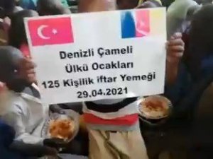 Ülkü gençlerden Afrika’da iftar yemeği