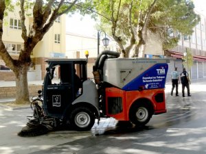 Kuşadası Belediyesi tam kapanmada hijyen çalışmalarına ağırlık verdi