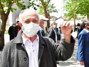 Çiğli’de vatandaşlara HES kodlu anahtarlık dağıtıldı