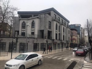 AK Parti belediye iş merkezi ihalesinin iptalini istedi