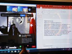 Rektör Aldemir, Ergenlik ve Gençlik Araştırma Kongresi açılışında konuştu