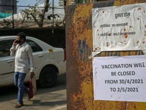 Hindistan’da günlük vaka sayısı ilk kez 400 bini aştı