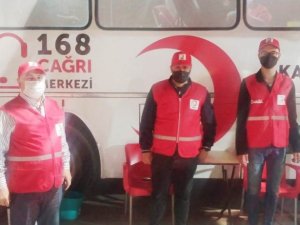 Burhaniye’de Kızılay yönetimi kan verdi