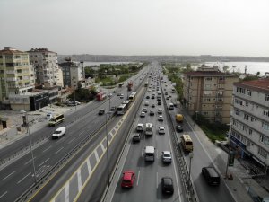 E-5’te sabah saatlerinde trafik yoğunluğu
