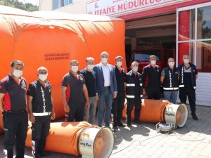 Simav İtfaiye Müdürlüğü’ne havalı atlama kurtarma yatağı hibe edildi