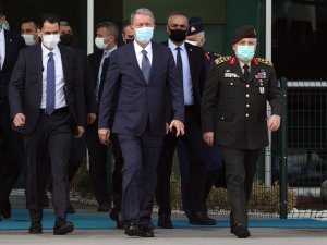 Milli Savunma Bakanı Hulusi Akar, beraberinde Genelkurmay Başkanı Org. Yaşar Güler ile Libya’nın başkenti Trablus’a gitti.