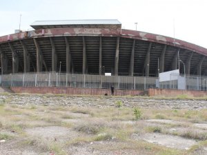 Harabeye dönen Cebeci İnönü Stadyumu, yıkılacağı günü bekliyor