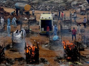 Hindistan’da salgında yeni rekor