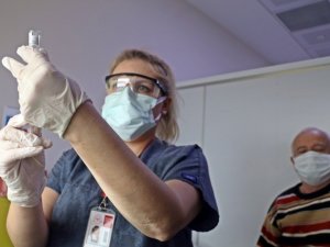 Antalya’da aşılanma artıyor, vaka düşüyor