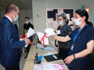 Yalçınkaya sağlık çalışanlarını unutmadı