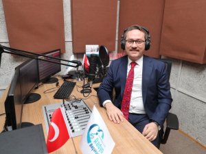 Türkiye Radyo Sokağı’nı can kulağıyla dinliyor