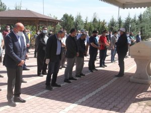 Korona virüse yenik düşen Karakaya son yolculuğuna uğurlandı