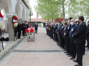Ünlü Edebiyatçı Emine Işınsu, dualarla uğurlandı