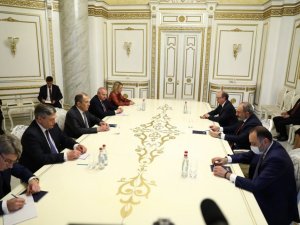 Rusya Dışişleri Bakanı Lavrov ile Ermenistan Başbakanı Paşinyan bir araya geldi