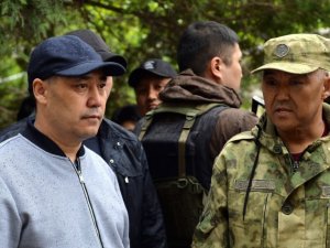 Kırgızistan Cumhurbaşkanı Caparov, çatışmaların yaşandığı sınır bölgesini ziyaret etti