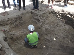 Kuşadası Kadı Kalesi’nde 13. yüzyıldan kalma insan iskeletleri bulundu