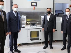 Vali Çiçek prematüre bebeklerin beslenmesini sağlayan cihazı yerinde inceledi