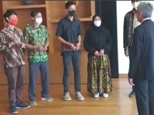 İftardan sonra kapı kapı dolaşıp mani söyleyerek harçlık ve şeker topladılar