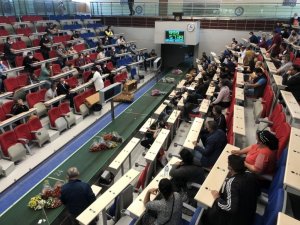 Anneler Günü öncesi çiçek mezatlarında yoğunluk yaşandı