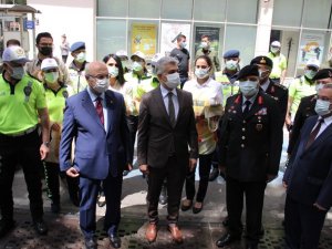 İzmir Valisi Yavuz Selim Köşger: "Sosyal hareketlilik azaldı, bulaş miktarı da azaldı"