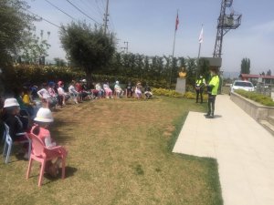 Sürücülere Trafik Haftası hediyesi