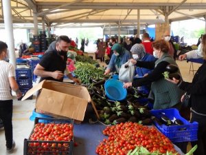 Kütahya’da 10 ayrı noktada pazar kuruldu, tedbirler alınarak açıldı