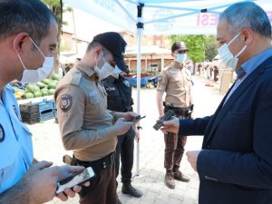 Suluova’da protokolden pazar yerinde korona virüs denetimi
