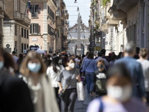 İtalya’da son 24 saatte 10 bin 176 yeni vaka