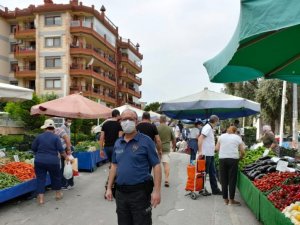Kuşadası pazar yerlerinde sıkı denetim yapıldı