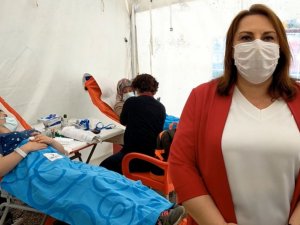“Kan stokları kritik seviyede” denildi, kadınlar bu kez kan bağışı günü düzenledi