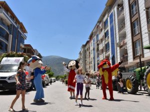 Şehzadeler Belediyesi anneleri unutmadı