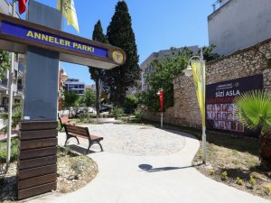 Anneler Günü gezisinde yaşamını yitirenler İzmir’de anıldı