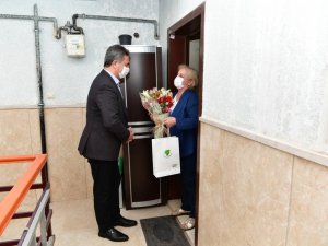 Başkan Köse, anneleri unutmadı