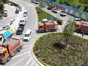 Ataşehir’in cadde ve sokaklarında bahar temizliği başladı