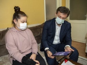 Bahçelievler Belediyesi’nden eğitime tablet desteği