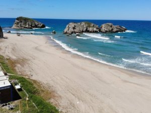 Şile’de otel inşaatında kumsala dökülen beton ile açılan fosseptik çukuru tepkilere neden oldu