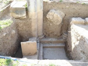 Aizanoi Antik Kenti’ndeki kazılarda agoranın giriş kapısına ulaşıldı